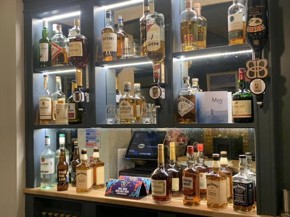 Moy Hotel Фоксфорд Екстериор снимка